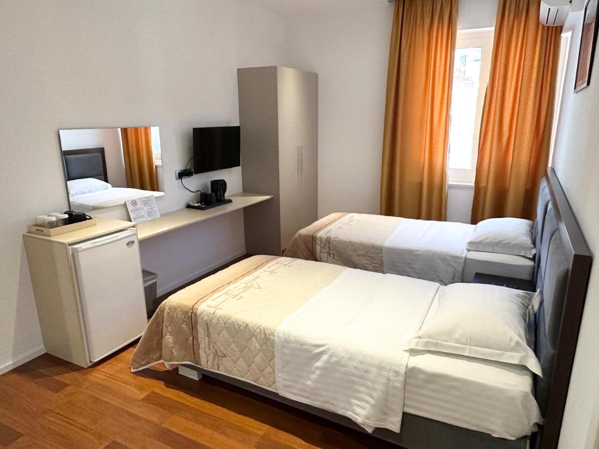 3B Suites Boutique Hotel Sarandë Eksteriør bilde