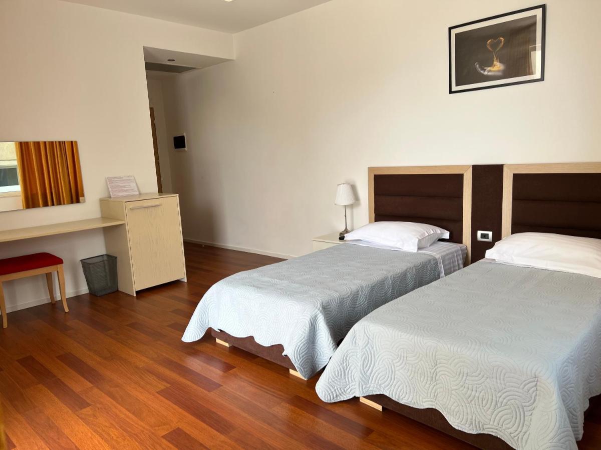 3B Suites Boutique Hotel Sarandë Eksteriør bilde