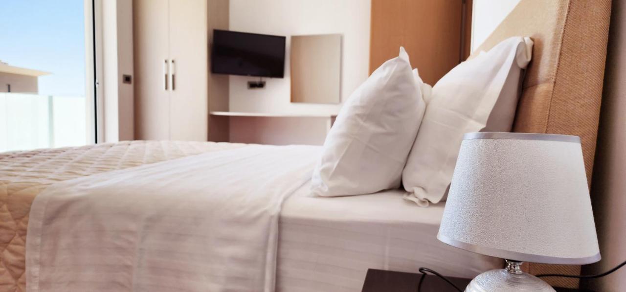 3B Suites Boutique Hotel Sarandë Eksteriør bilde