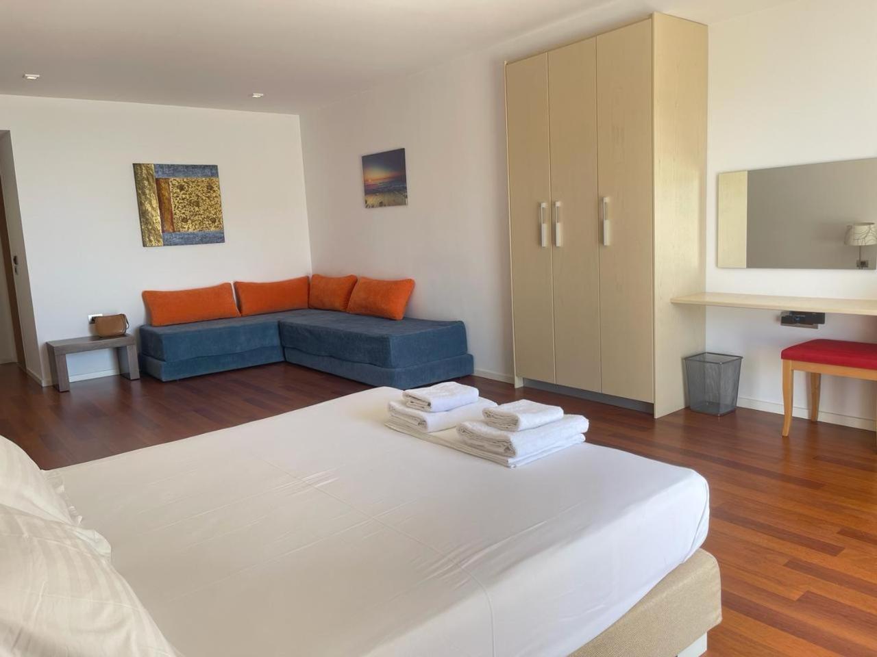 3B Suites Boutique Hotel Sarandë Eksteriør bilde